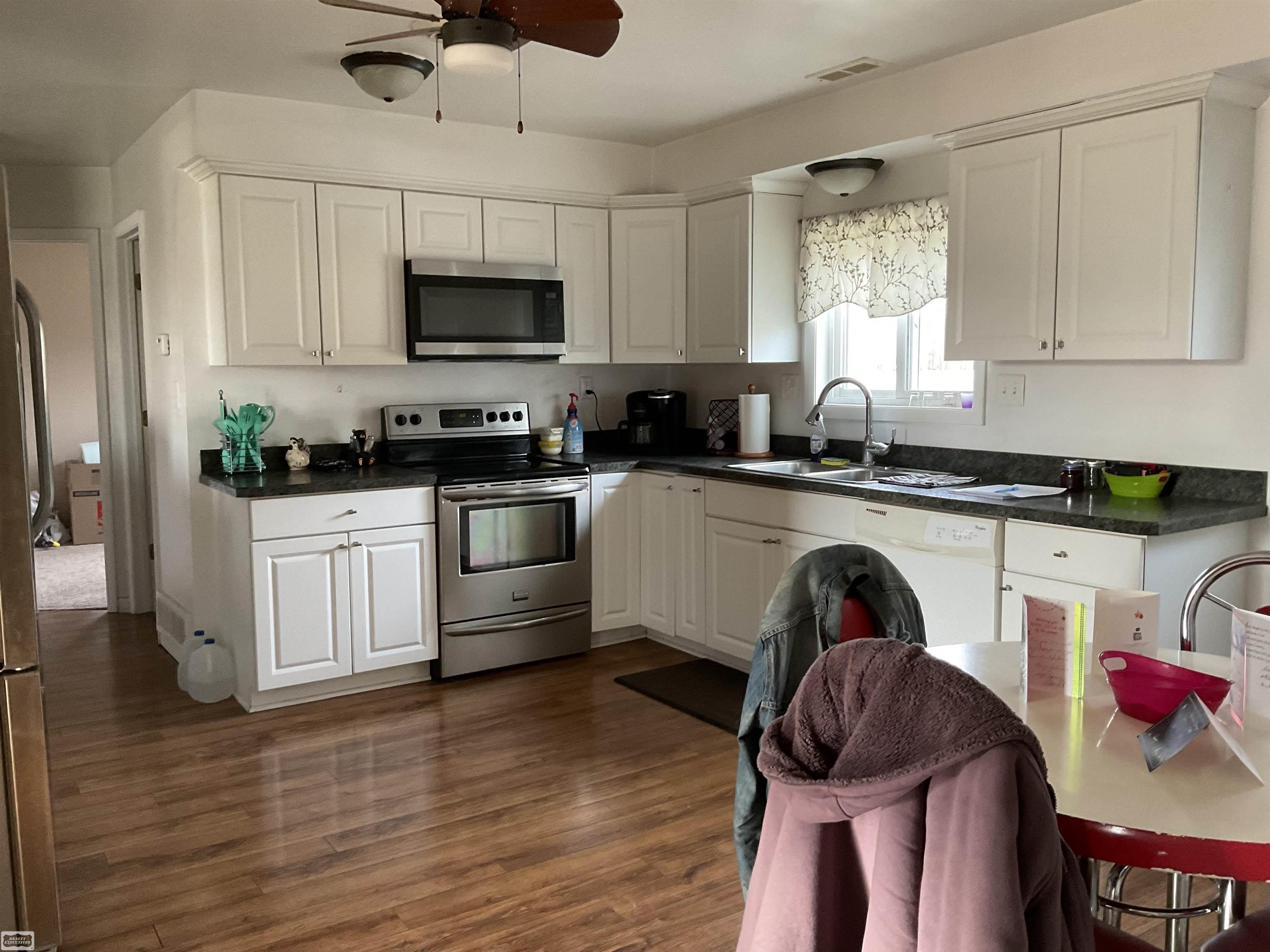 1139 East Wellman Line Road Yale, MI 48097 - Photo 3 of 16
