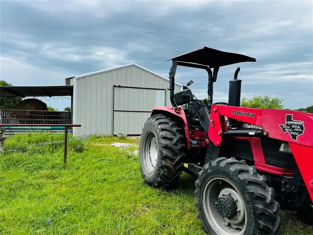 $360,000 | 267 South Hopkins Avenue, Emhouse, TX 75110