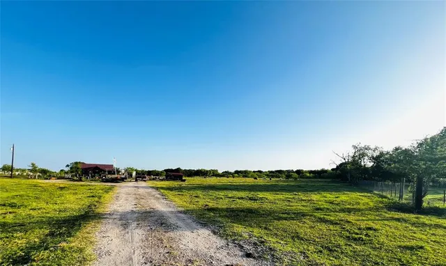 $360,000 | 267 South Hopkins Avenue, Emhouse, TX 75110