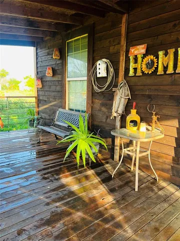 $360,000 | 267 South Hopkins Avenue, Emhouse, TX 75110