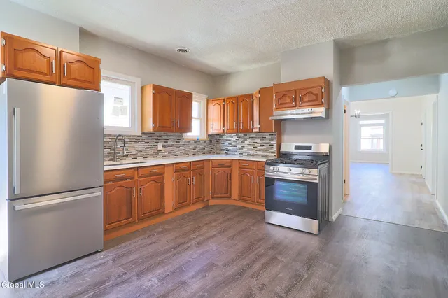 $349,750 | 421 Summit Avenue, Schenectady, NY 12307