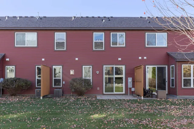 $340,000 | 3081 Countryside Avenue, Unit B, Woodbury, MN 55129