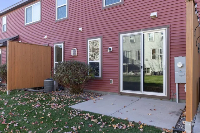 $340,000 | 3081 Countryside Avenue, Unit B, Woodbury, MN 55129