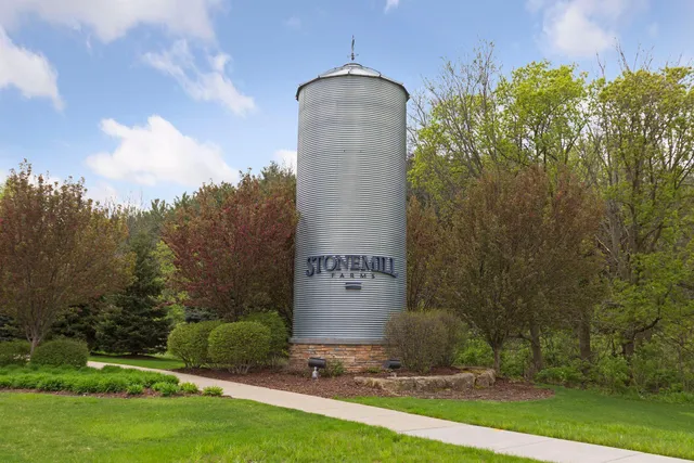 $340,000 | 3081 Countryside Avenue, Unit B, Woodbury, MN 55129