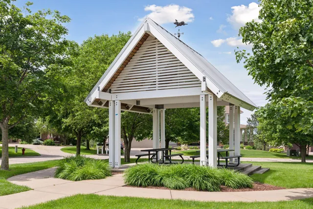 $340,000 | 3081 Countryside Avenue, Unit B, Woodbury, MN 55129