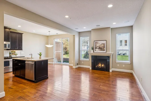 $340,000 | 3081 Countryside Avenue, Unit B, Woodbury, MN 55129