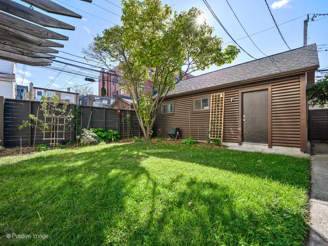 $3,200 | 2415 West Warner Avenue, Unit 1, Chicago, IL 60618