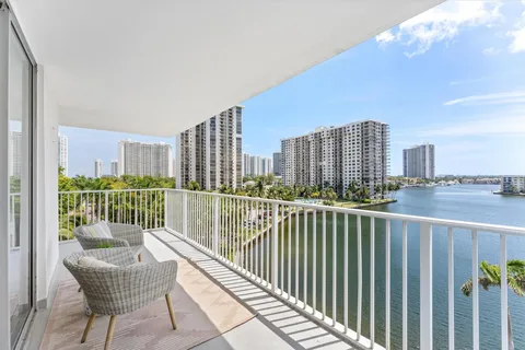 $480,000 | 2851 Northeast 183rd Street, Unit 617, Aventura, FL 33160