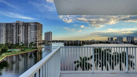 $480,000 | 2851 Northeast 183rd Street, Unit 617, Aventura, FL 33160