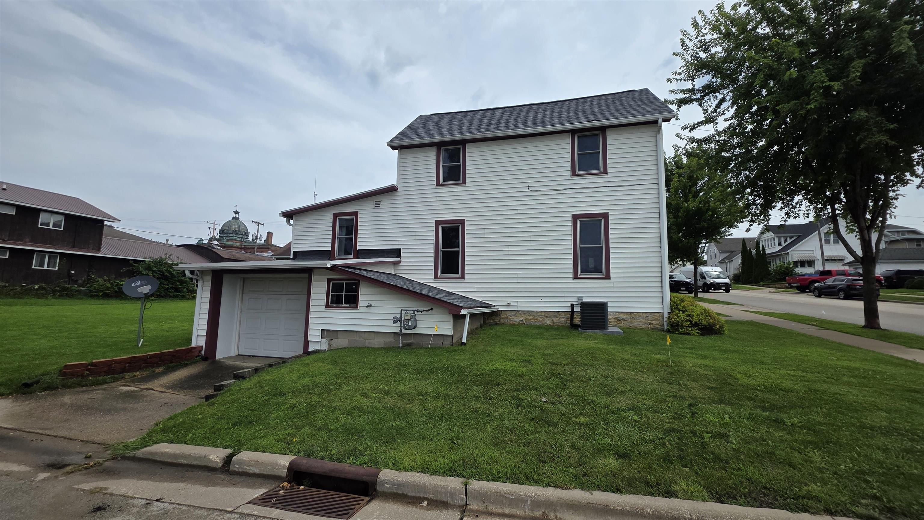 245 West Walnut Street Lancaster, WI 53813 - Photo 4 of 36 Gallery Image 4