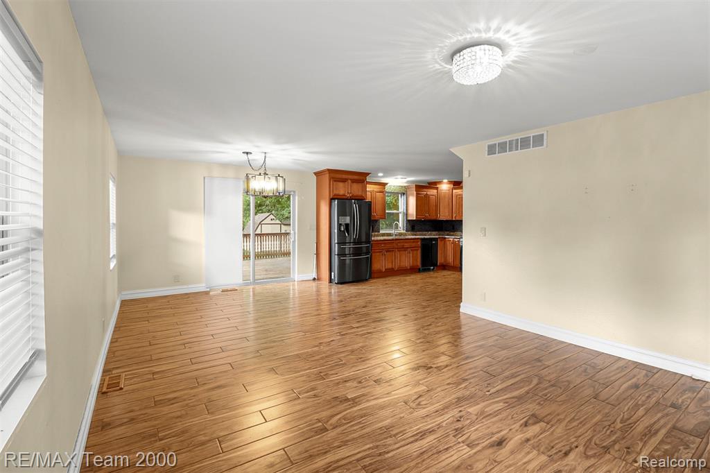 1895 Big Trail Road Walled Lake, MI 48390 - Photo 11 of 40 Gallery Image 11