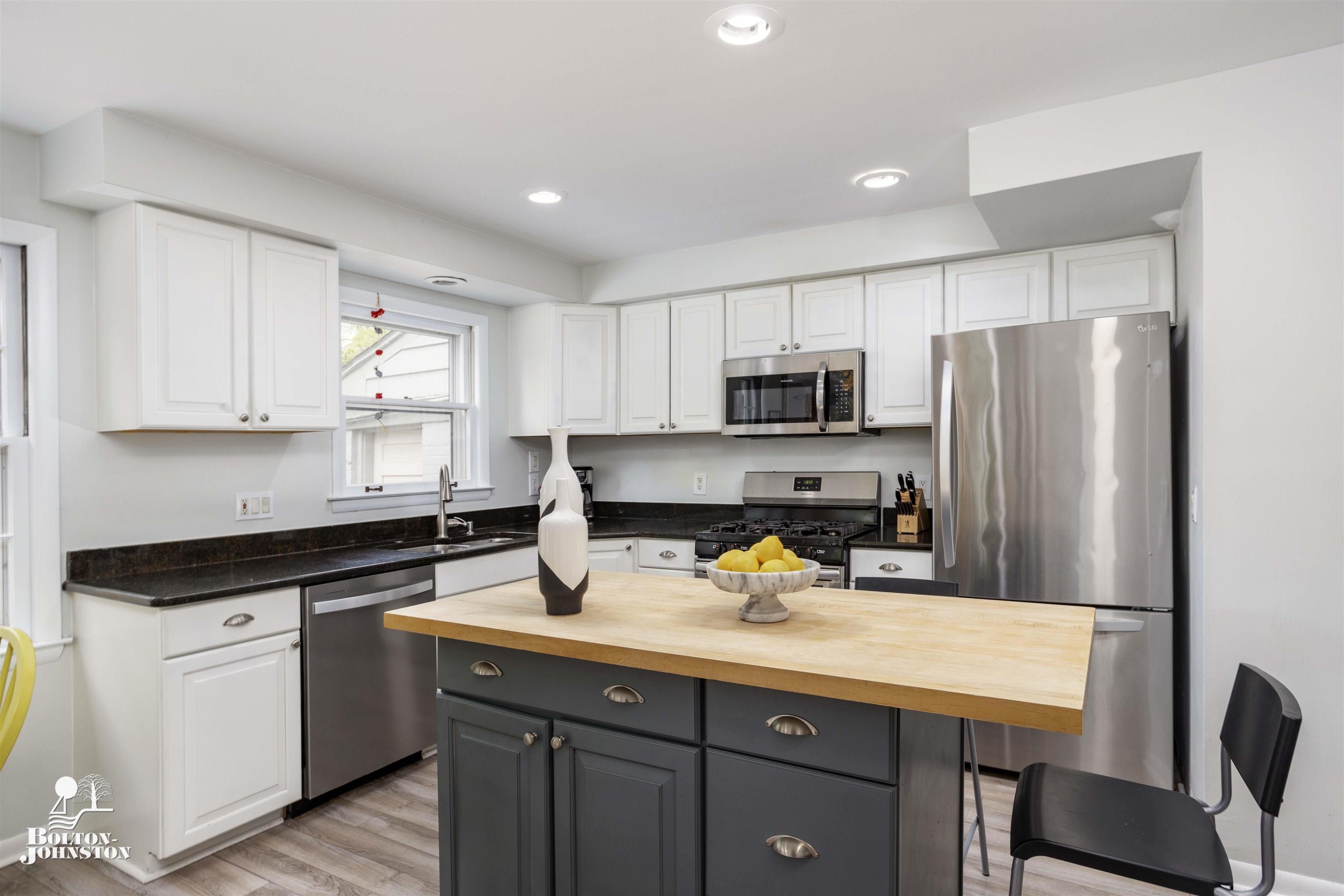 801 Pemberton Road Grosse Pointe, MI 48230 - Photo 20 of 46 50108767-21.JPG