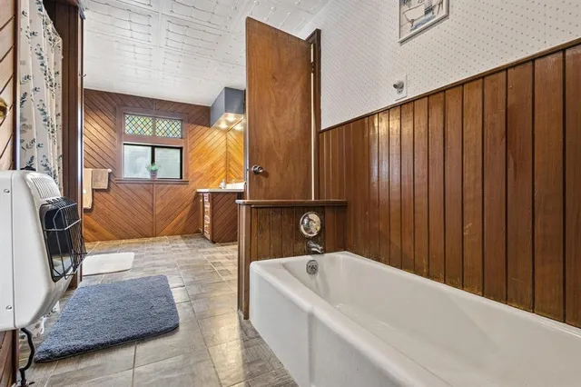 $285,000 | 302 West Main Street, Honey Grove, TX 75446