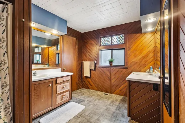 $285,000 | 302 West Main Street, Honey Grove, TX 75446