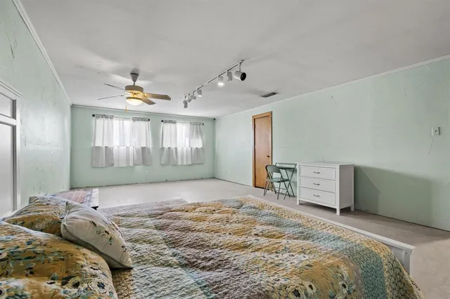 $285,000 | 302 West Main Street, Honey Grove, TX 75446