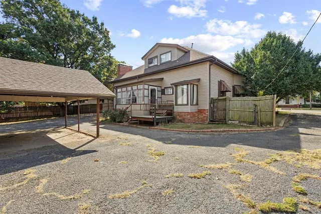 $285,000 | 302 West Main Street, Honey Grove, TX 75446