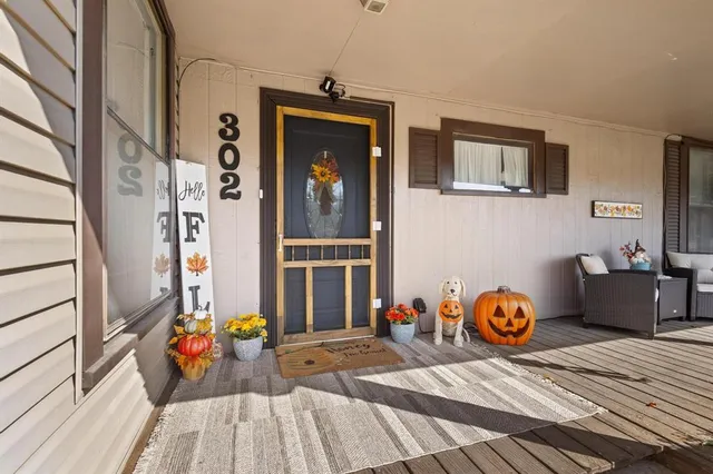 $285,000 | 302 West Main Street, Honey Grove, TX 75446