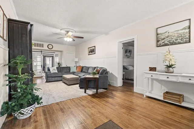 $285,000 | 302 West Main Street, Honey Grove, TX 75446