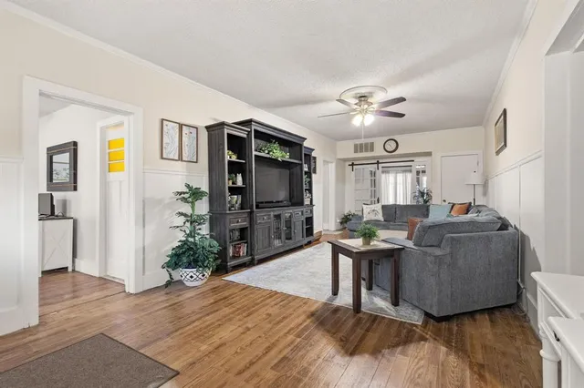 $285,000 | 302 West Main Street, Honey Grove, TX 75446