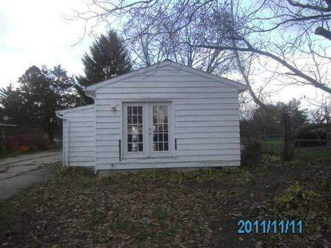 6325 Bennett Lake Road Fenton, MI 48430 - Photo 3 of 21 20166473-2.JPG