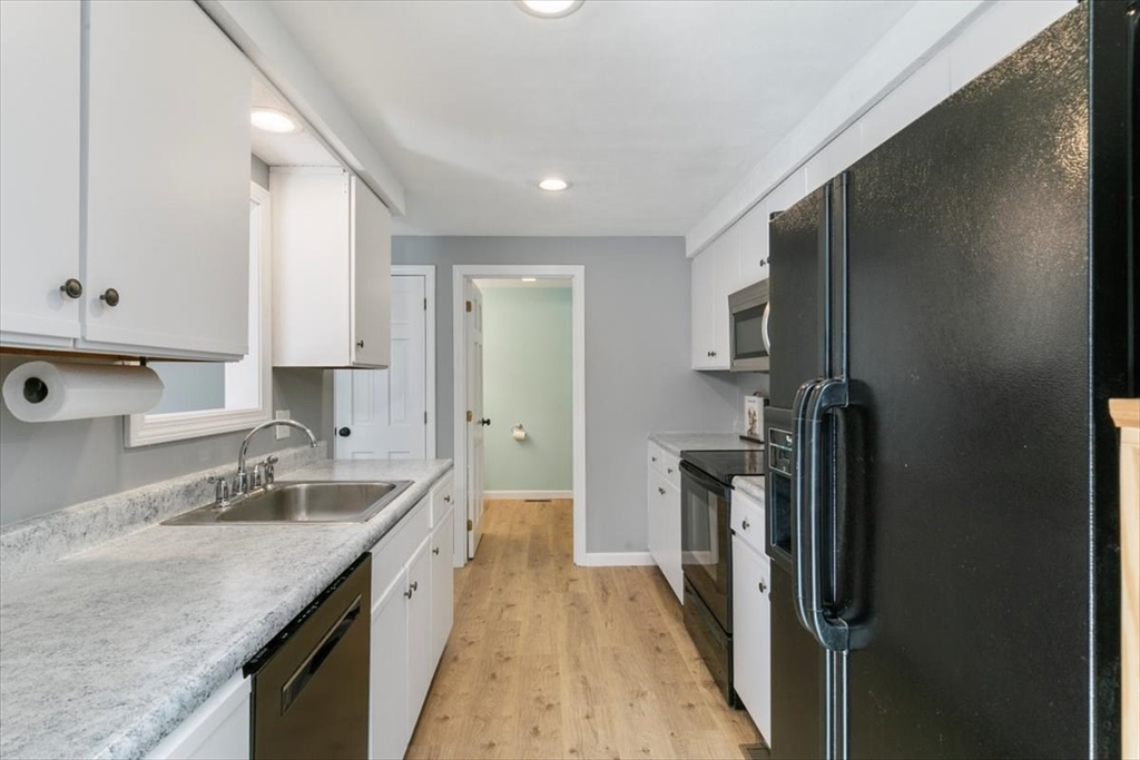 47 Stacey Circle, Unit 47 Windham, NH 03087 - Photo 11 of 42 Gallery Image 11