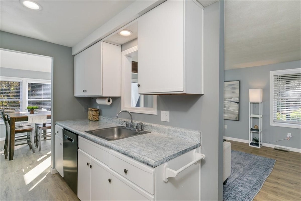 47 Stacey Circle, Unit 47 Windham, NH 03087 - Photo 13 of 42 Gallery Image 13