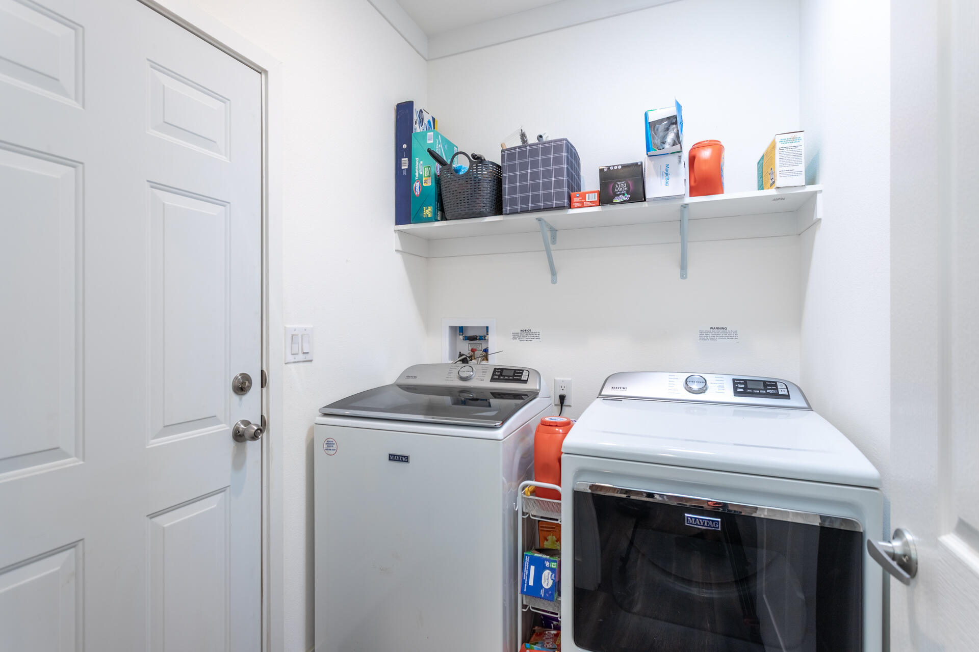 13582 Echo Hill Road Redding, CA 96003 - Photo 31 of 40 Laundry Room