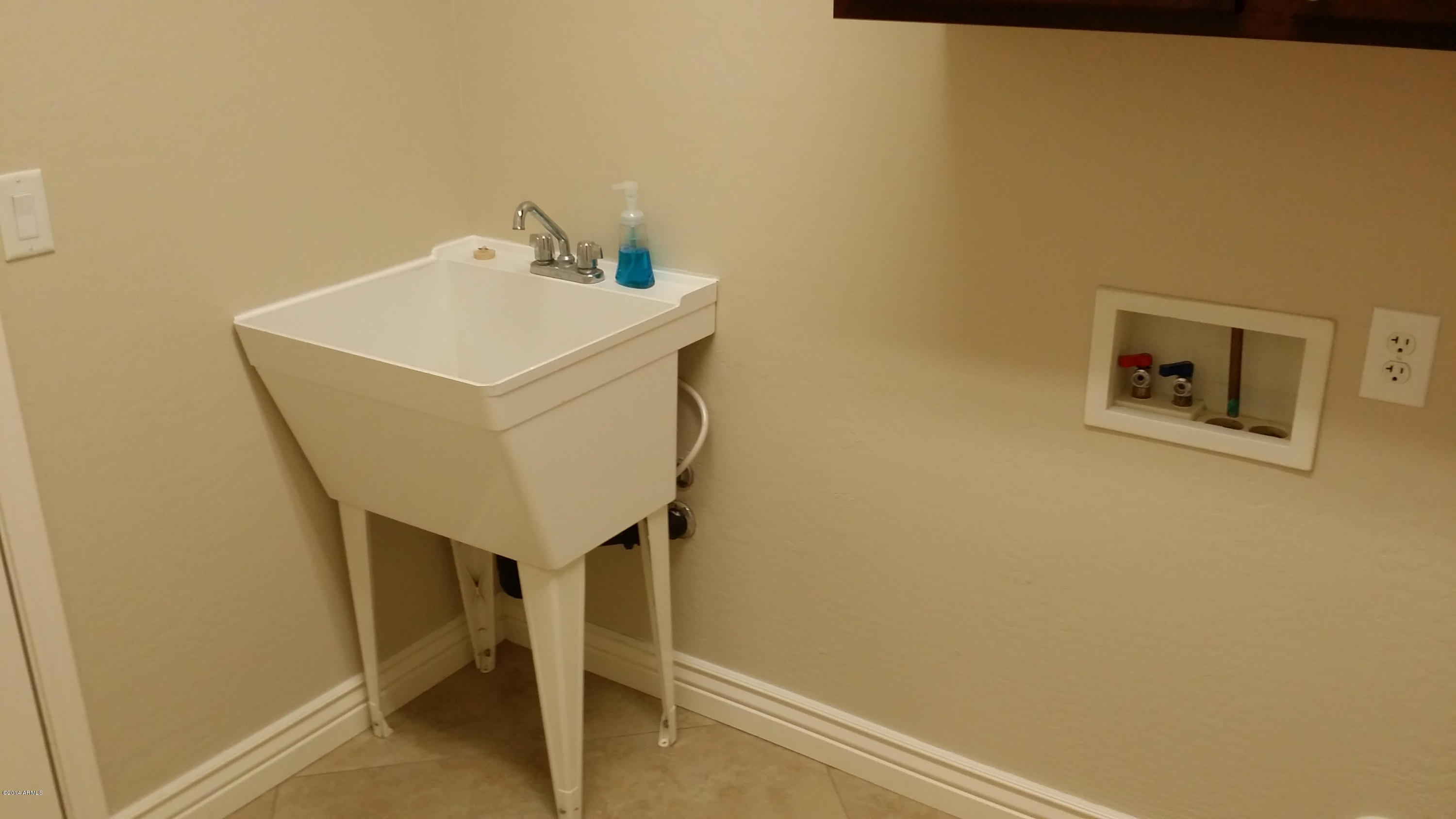 4625 East Murrieta Road Gilbert, AZ 85297 - Photo 23 of 83 Sink In Laundry / Mud Room