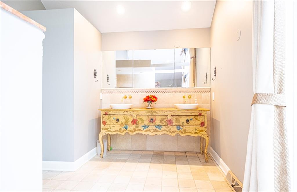 2279 Ferguson Road Allison Park, PA 15101 - Photo 14 of 25 MASTER BATH WITH DOUBLE BOWL SINK