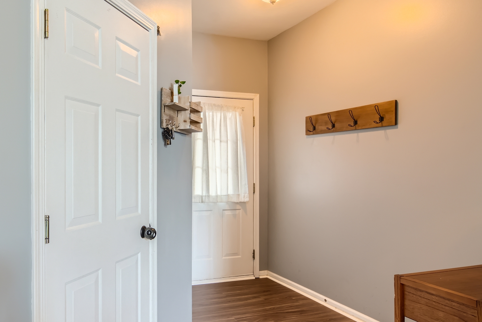 5589 McDonough Road Hoffman Estates, IL 60192 - Photo 4 of 27