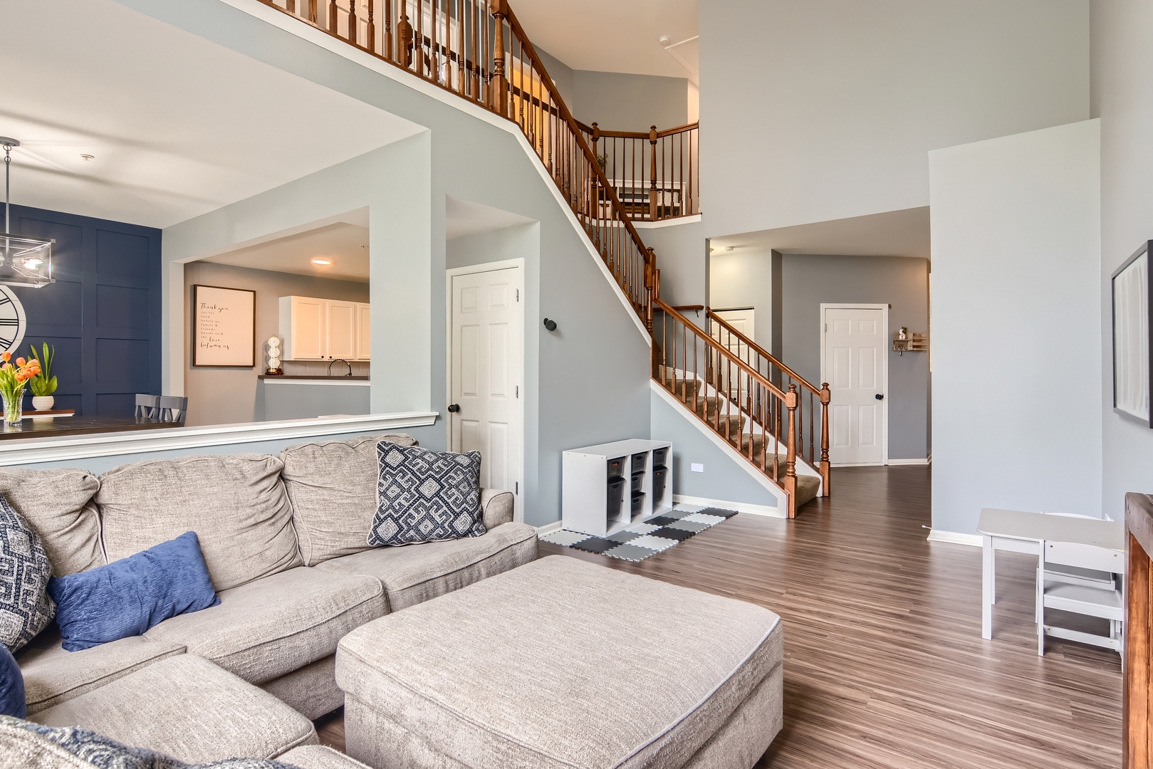 5589 McDonough Road Hoffman Estates, IL 60192 - Photo 7 of 27