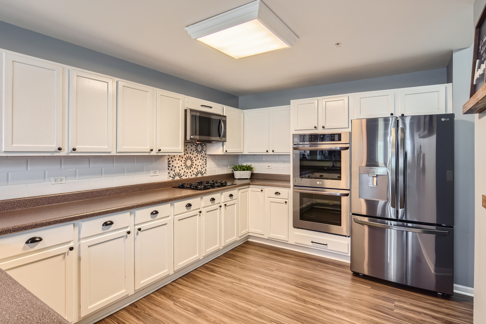 5589 McDonough Road Hoffman Estates, IL 60192 - Photo 8 of 27