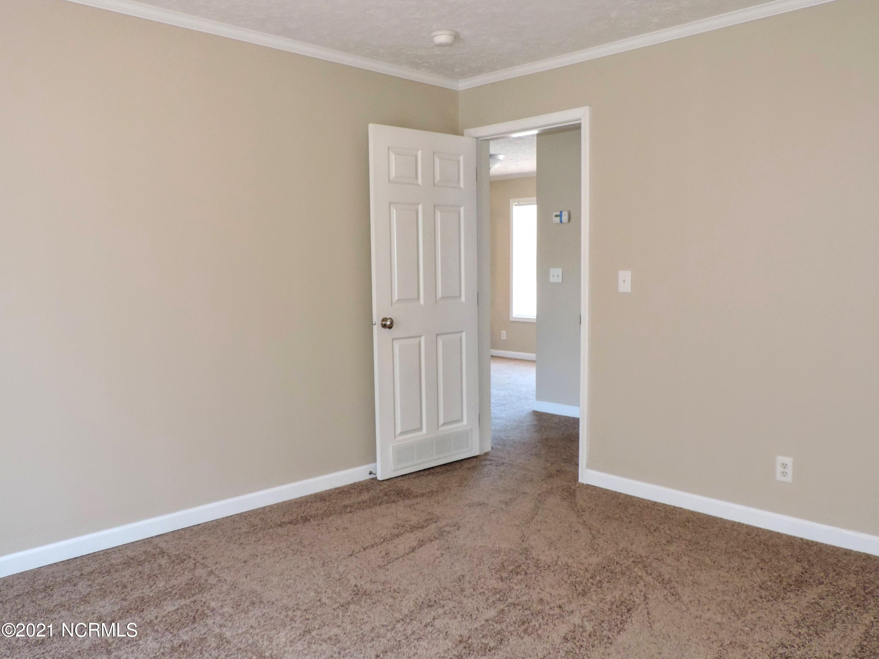 1686 Honeycutt Road Clinton, NC 28328 - Photo 22 of 33 DSCN5608