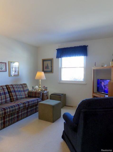 17485 Rudgate Street, Unit 33 Southgate, MI 48195 - Photo 21 of 29 29. BDRM #2 W/NEUTRAL WALLS+NEUTRAL PLUSH CARPET!