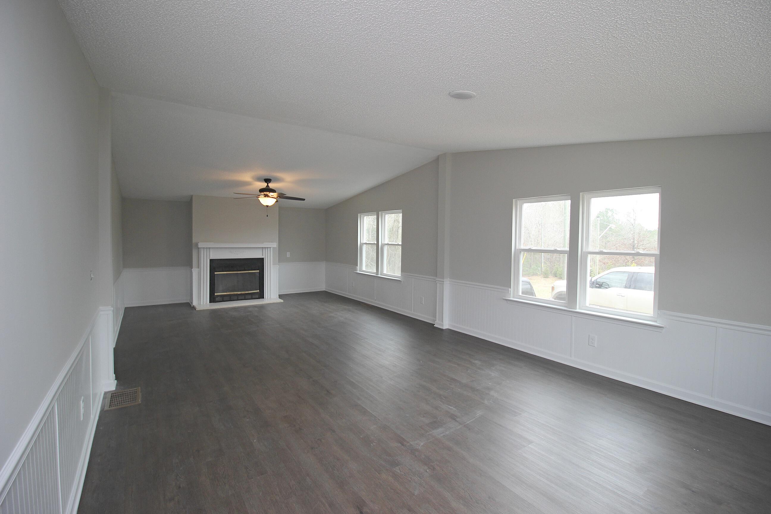 524 Kelly Acres Road Harlem, GA 30814 - Photo 26 of 38 Family room
