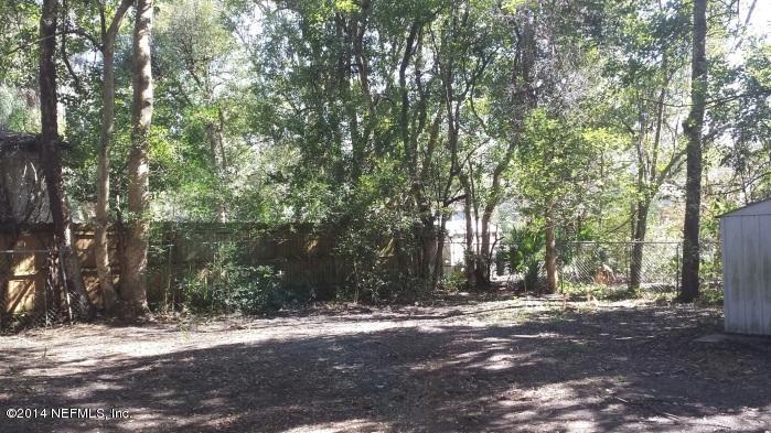 3844 Valencia Road Jacksonville, FL 32205 - Photo 2 of 6 Valencia backyard
