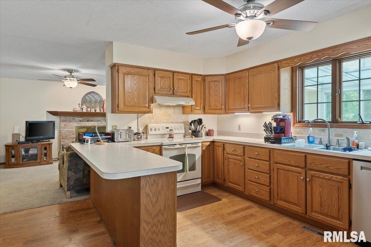 5309 Collins Way Springfield, IL 62703 - Photo 9 of 26