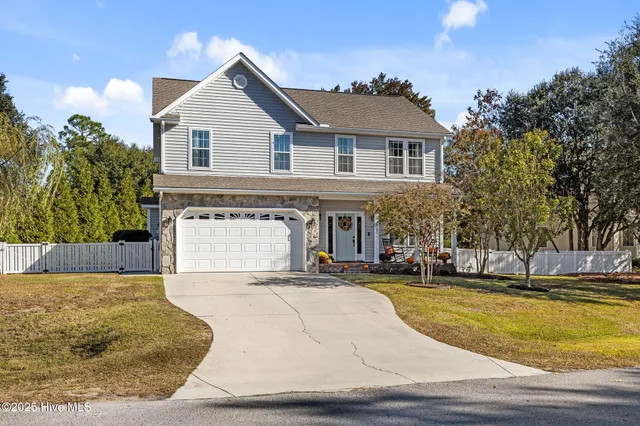 $469,000 | 160 Bobwhite Circle, Cape Carteret, NC 28584
