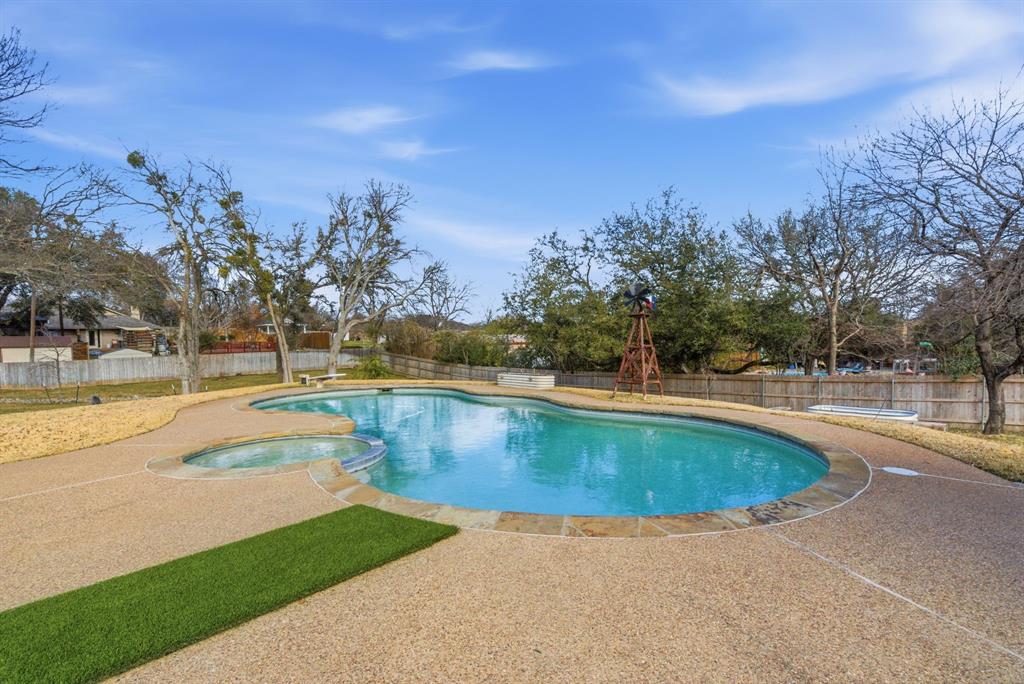 509 Queensway Road Willow Park, TX 76087 - Photo 3 of 37