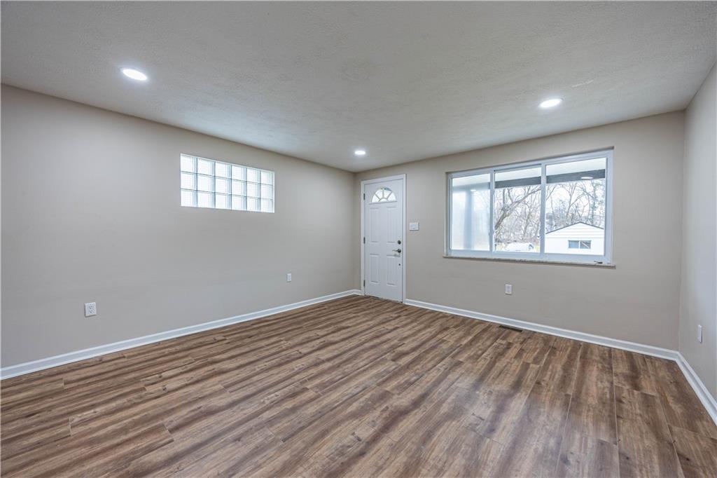 106 Blythe Road Morgan, PA 15064 - Photo 2 of 16