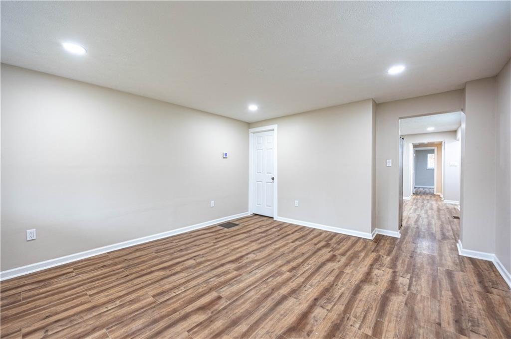 106 Blythe Road Morgan, PA 15064 - Photo 3 of 16