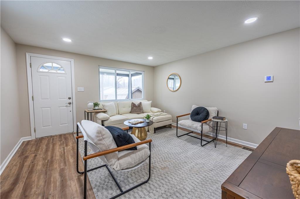 106 Blythe Road Morgan, PA 15064 - Photo 3 of 17