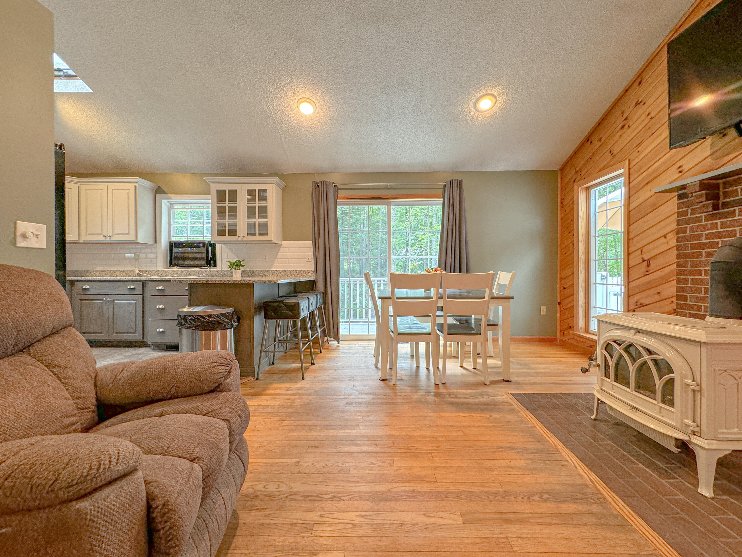 17 Hillside Road North Waterboro, ME 04061 - Photo 7 of 71 17 Hillside Rd North Waterboro -8