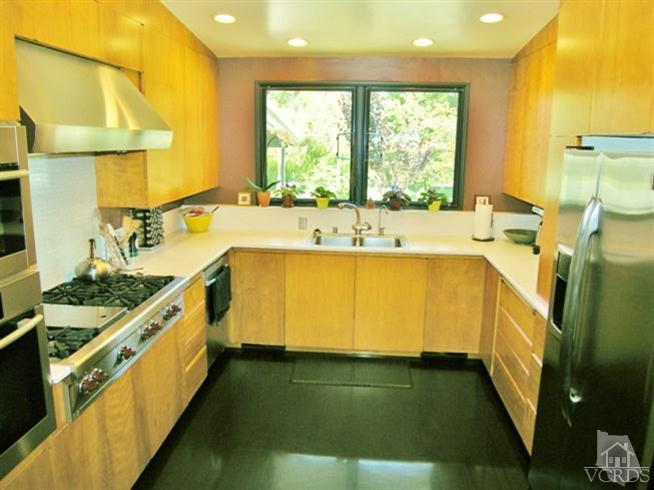 1335 Say Road Santa Paula, CA 93060 - Photo 8 of 18 a large kitchen with a large window