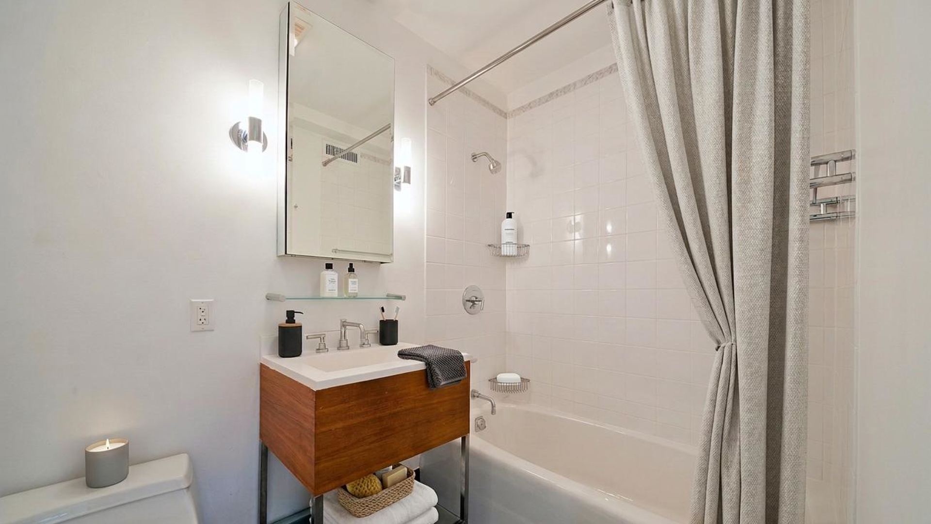 426 West 58th Street, Unit PH2 Manhattan, NY 10019 - Photo 7 of 12