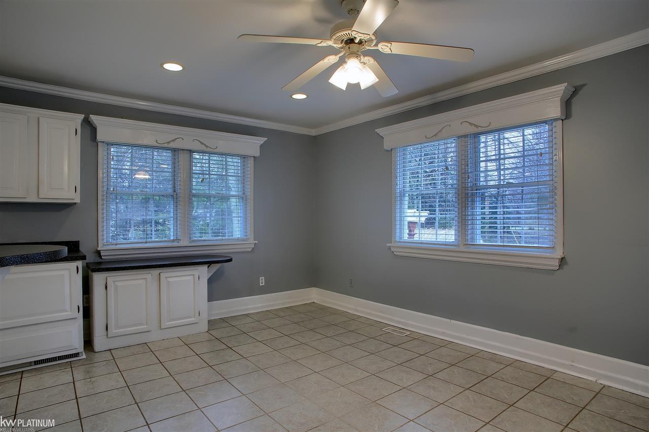 9731 Bartel Road Columbus, MI 48063 - Photo 16 of 41 31376946-15.JPG
