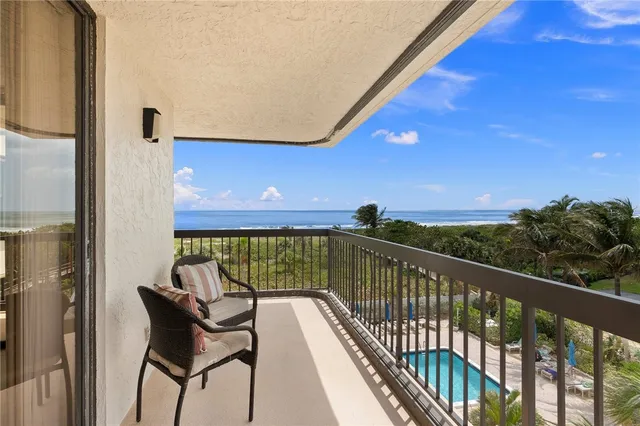 $526,000 | 3100 North Hwy A1A, Unit 506, Hutchinson Island, FL 34949