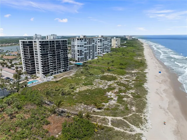 $526,000 | 3100 North Hwy A1A, Unit 506, Hutchinson Island, FL 34949