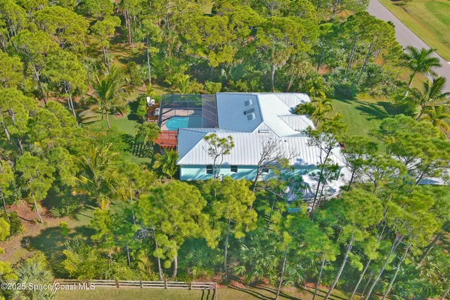 a view of a bathroom