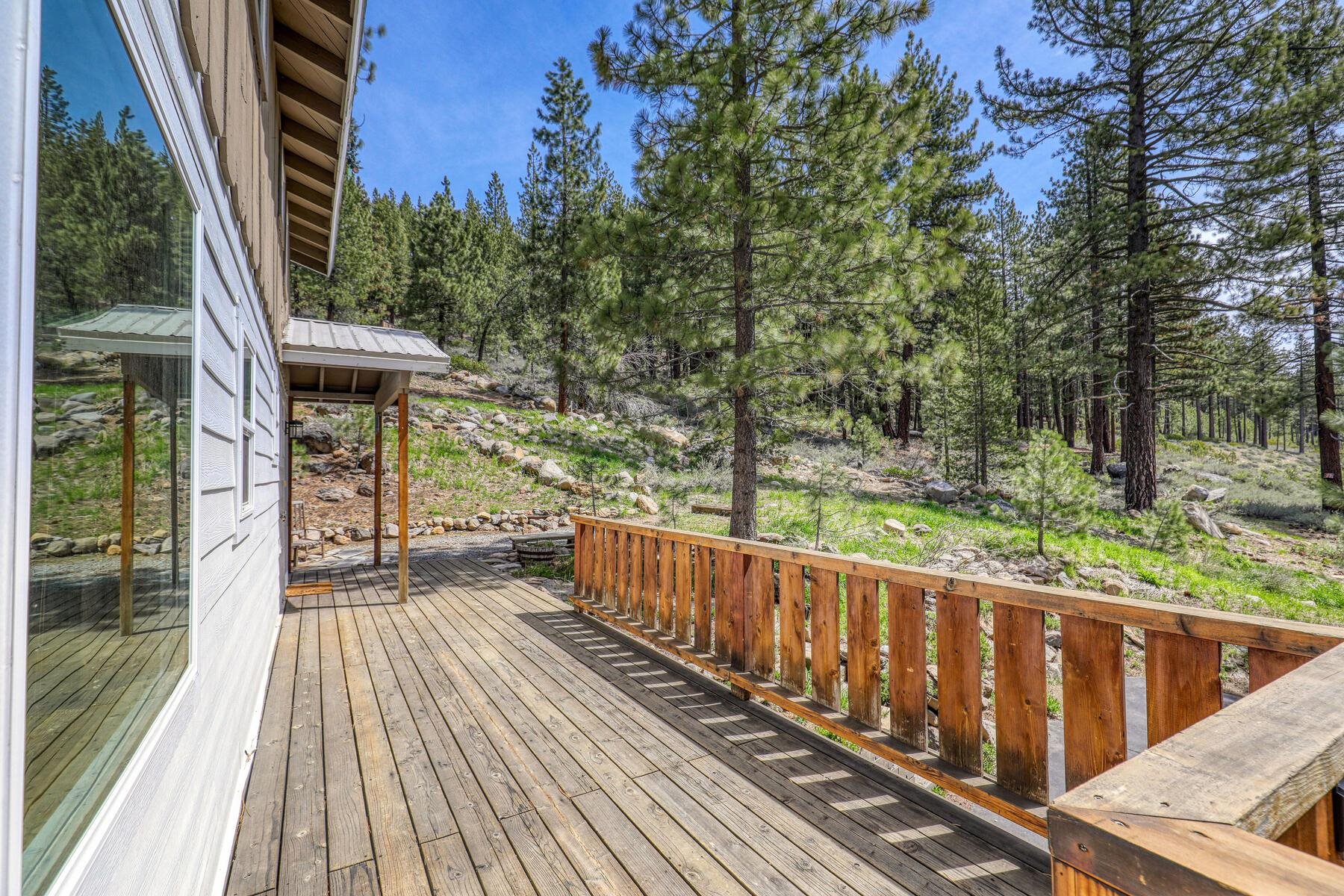 11312 Ridge Road Truckee, CA 96161 - Photo 3 of 21